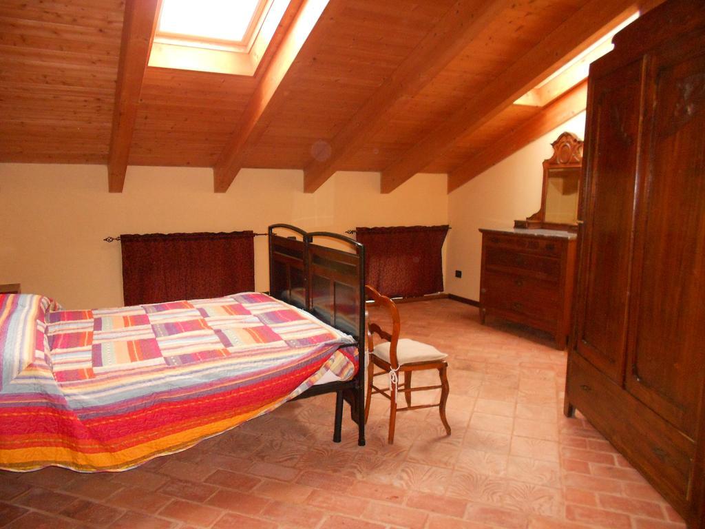 Apartament Agriturismo Monrabbioso Cereseto Pokój zdjęcie